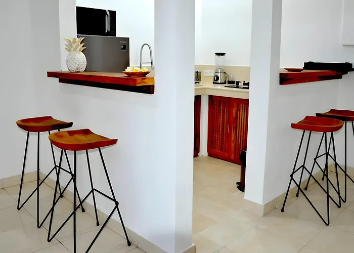 Villa Kangaroo Seminyak, 2br Private Pool Close To Double Six Seminyak