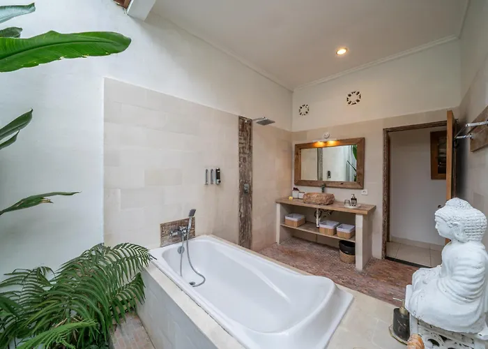 Villa Kangaroo Seminyak, 2br Private Pool Close To Double Six *