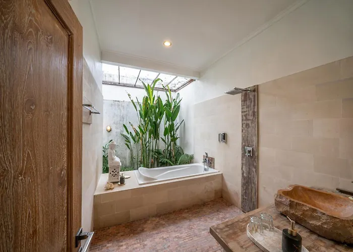 Kangaroo Seminyak, 2br Private Pool Close To Double Six Seminyak